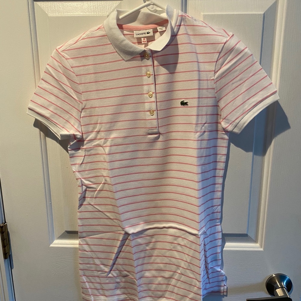 Women’s/Juniors Lacoste tee